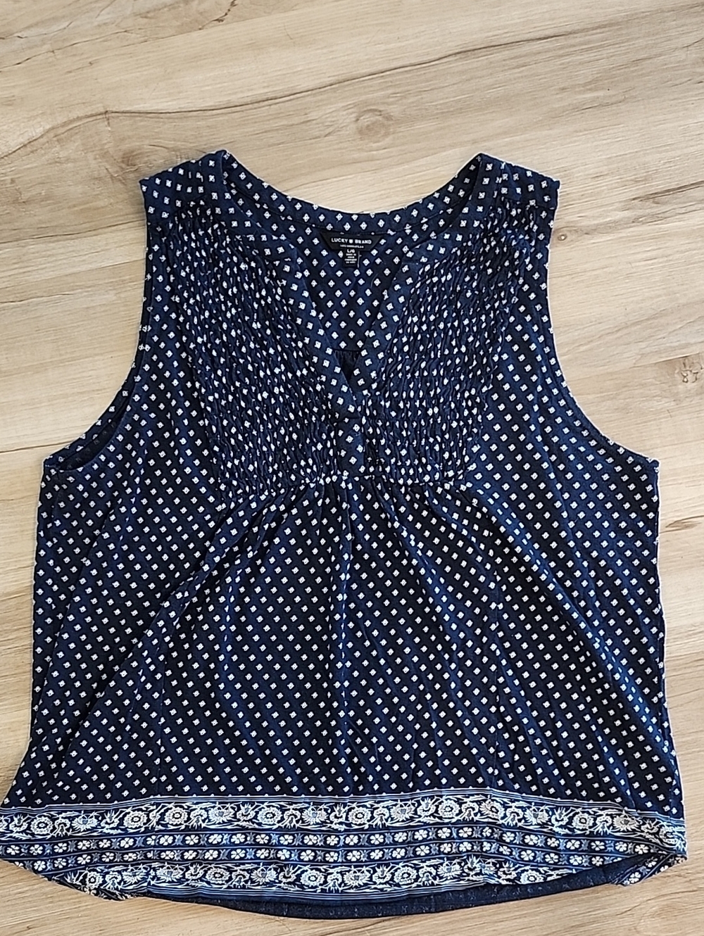 Lucky Brand Navy Blue Sleeveless Smocked Detail Tank with White Print Large